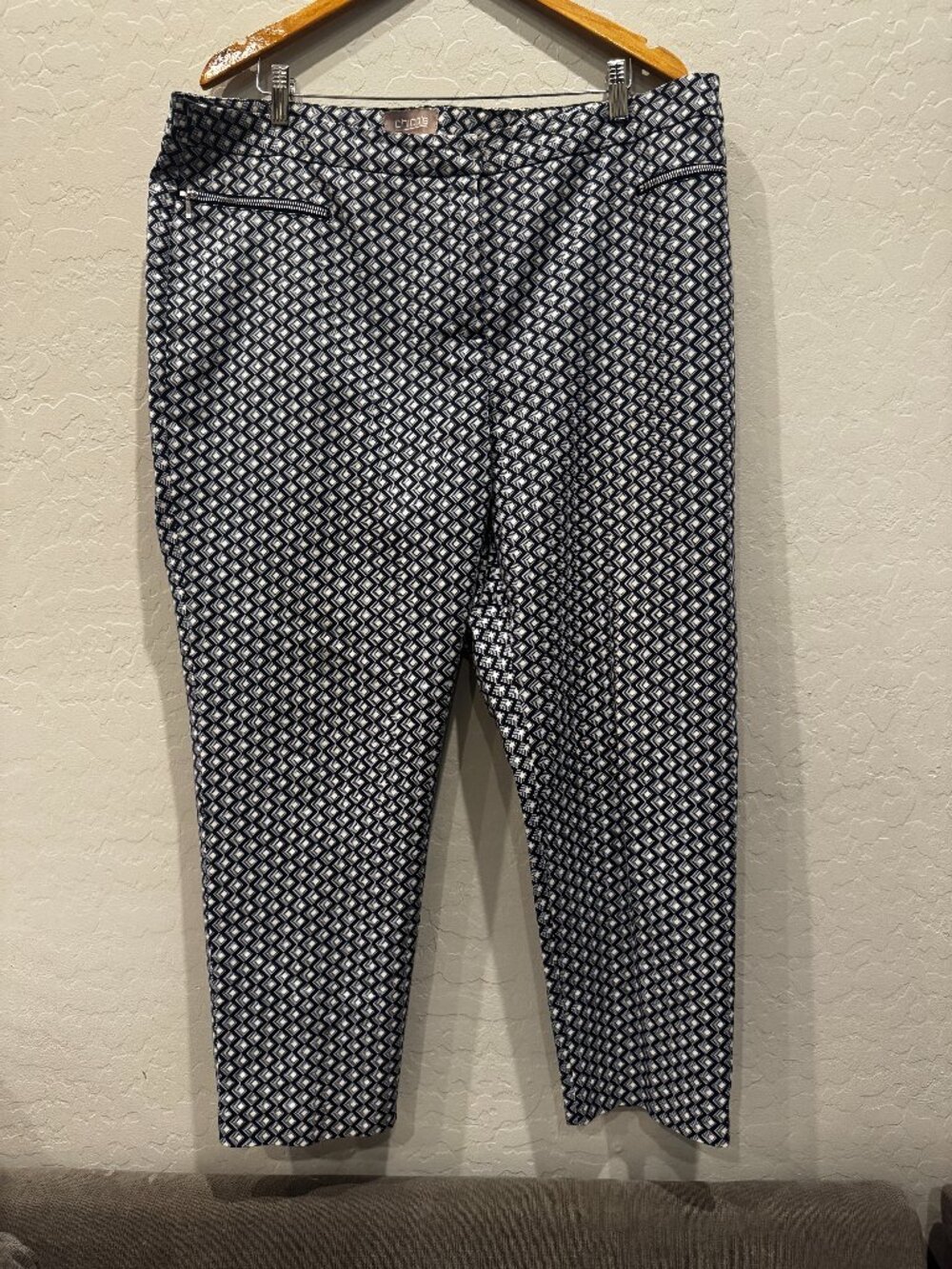 Chico's Navy White Geometric Print Cropped Ankle Pants Size 3 (XL/16)